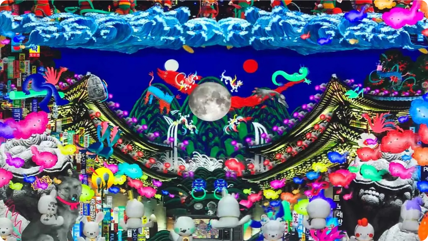 Collage: Gwanghwa - 이 작품은 경복궁의 정문인 광화문과 그 뒤로 펼쳐진 북악산을 중심으로 구성되며, ”일월오봉도(日月五峯圖)”의 구도를 차용합니다. 일월오봉도는 조선 왕조의 권위와 자연 질서를 상징하는 도상으로, 왕의 공간을 장식하던 가장 상징적인 회화입니다.